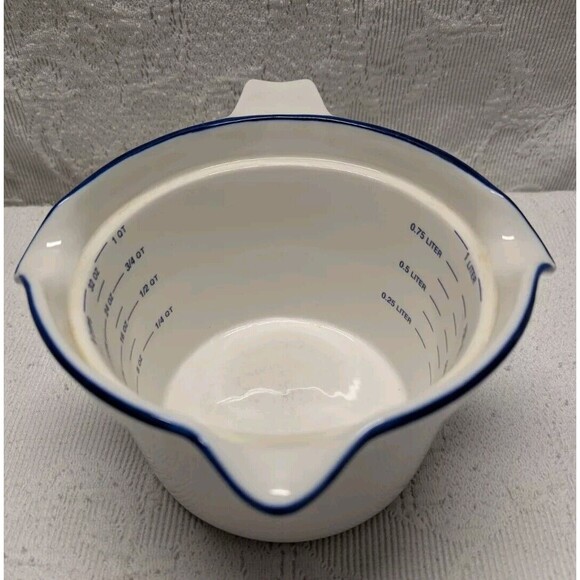 Rare Ceramic White Blue Pour Spout Liquid Measuring Cup Trad Wife Kitchen Baker - Picture 4 of 9